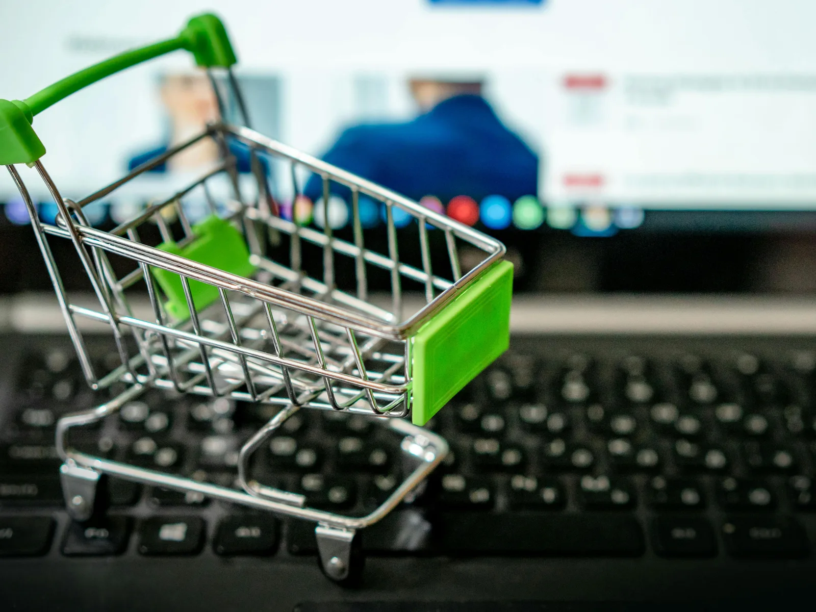 Magento of Shopify?